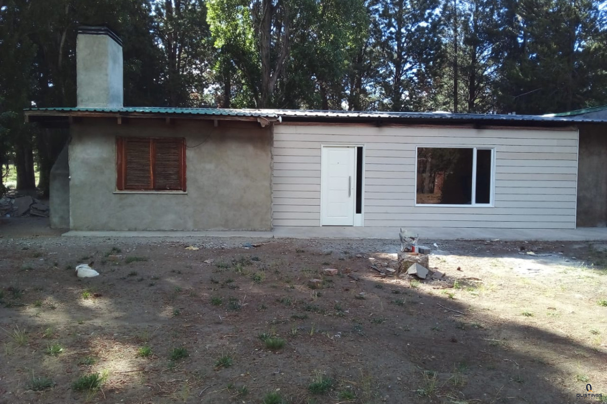 Qlistings - Patagonian Ranch Facing the Historic Steam Train “La Trochita” – 5 Hectares with Renovated House Property Image